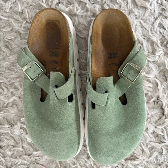Birkenstock Boston Chunky Clogs in Green Tea (Papillio) - Picture 4 of 12